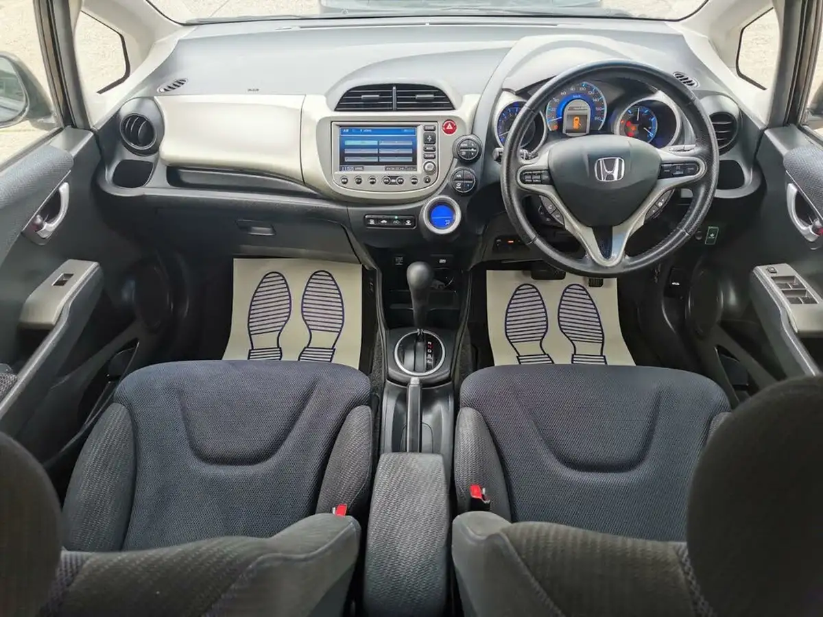 2012-honda-jazz-big-9