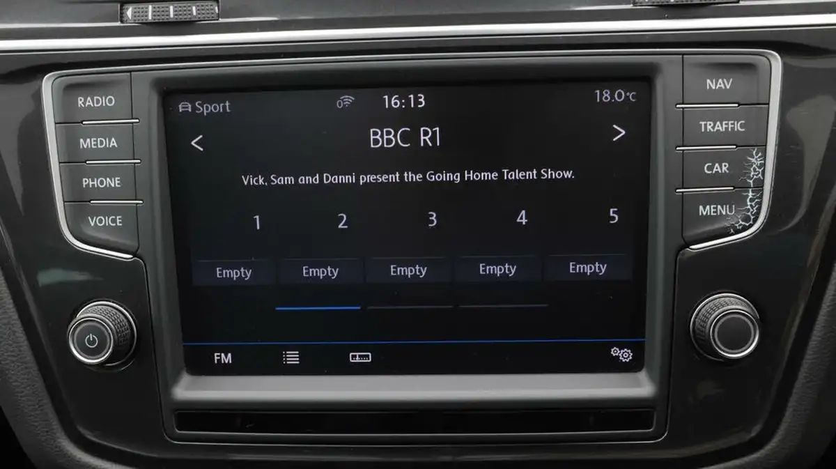 2017-volkswagen-tiguan-20tdi-sel-190ps-4motion-bmt-ss-dsg-big-11