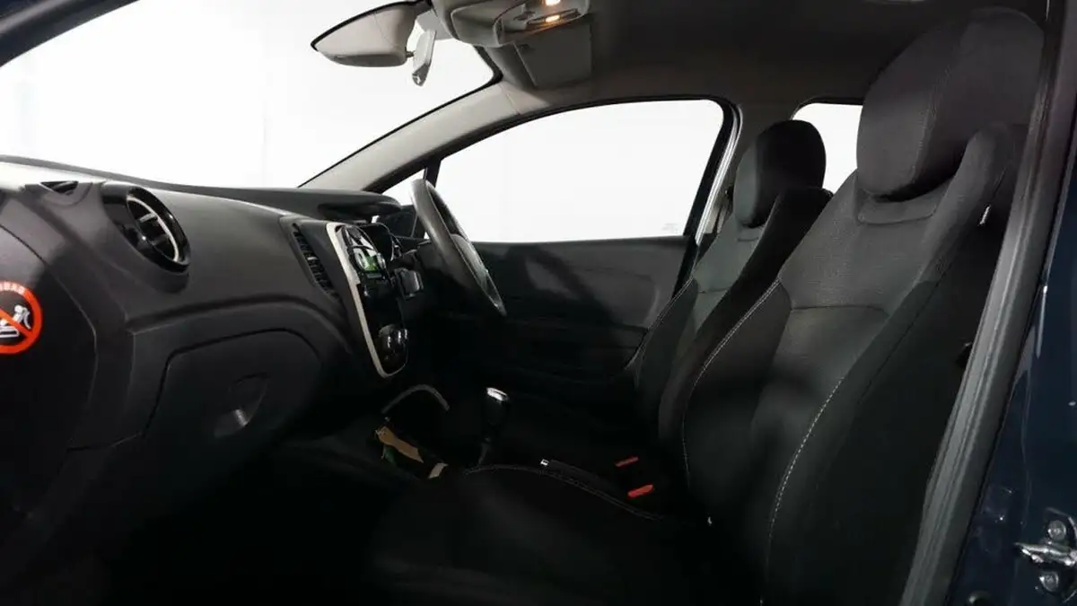 2019-renault-captur-09-tce-play-big-10
