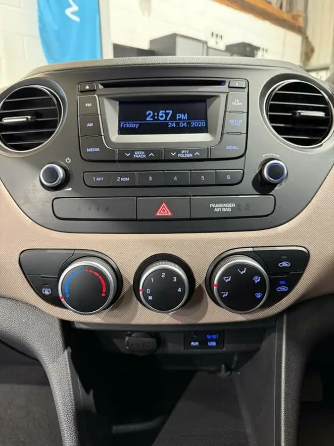 2015-hyundai-i10-10-blue-drive-s-big-17