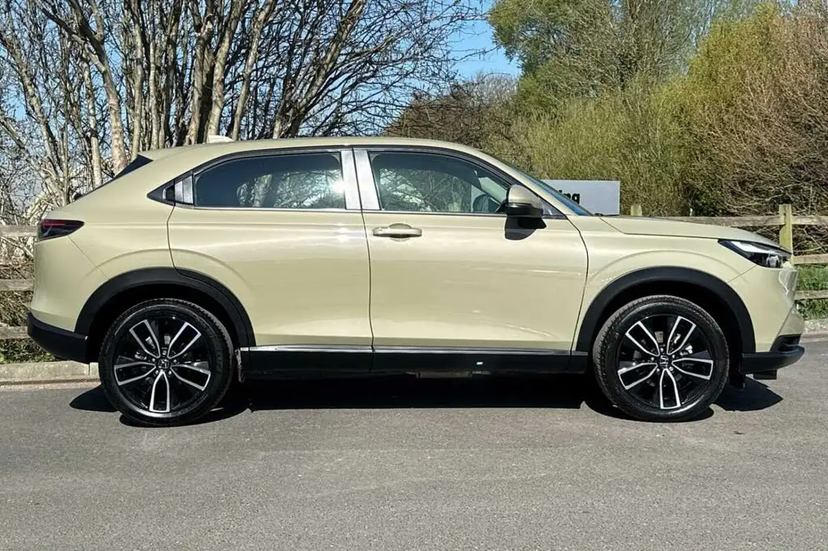 2024-honda-hr-v-15-i-mmd-elegance-big-4