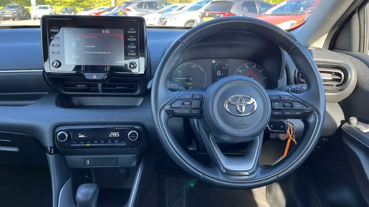 2022-toyota-yaris-15-vvt-i-icon-big-5