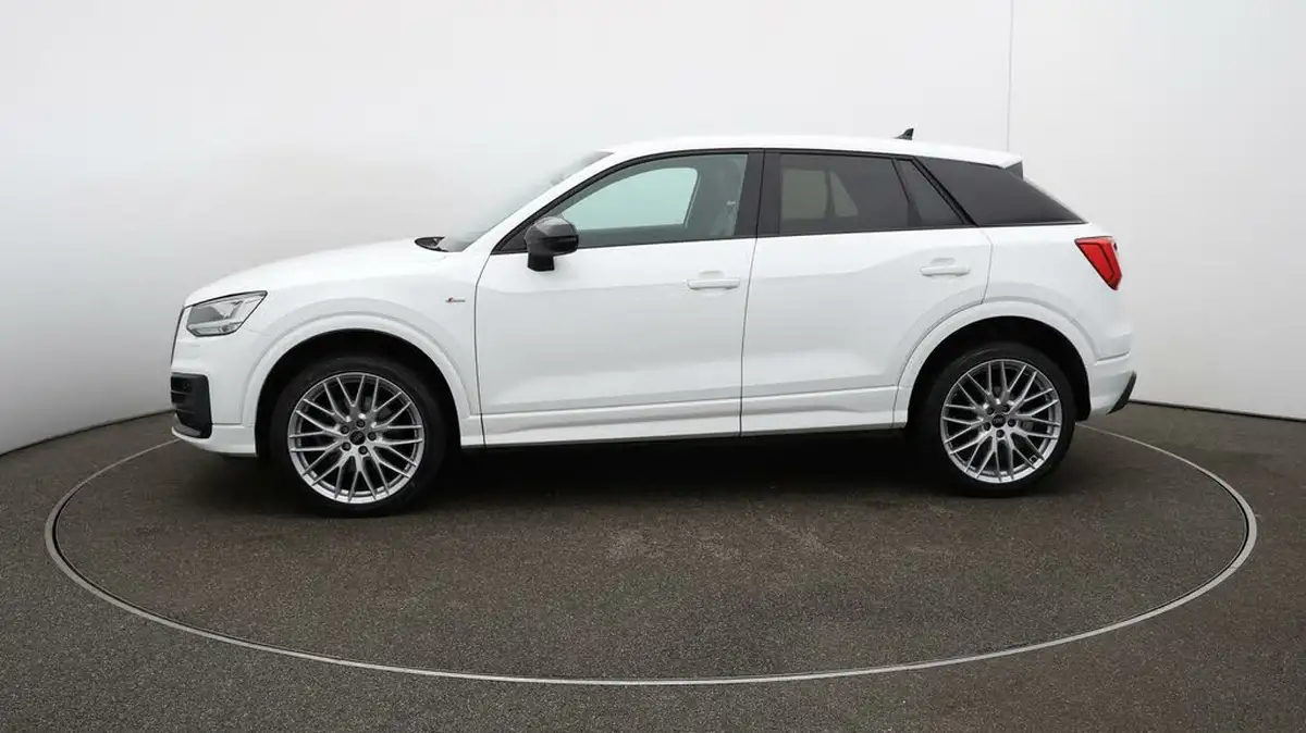 2020-audi-q2-15-35-tfsi-black-edition-1495cc-big-4