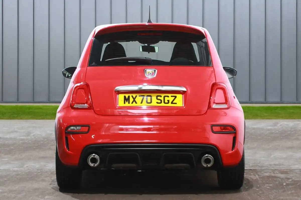 2021-abarth-595-14-tjet-big-6