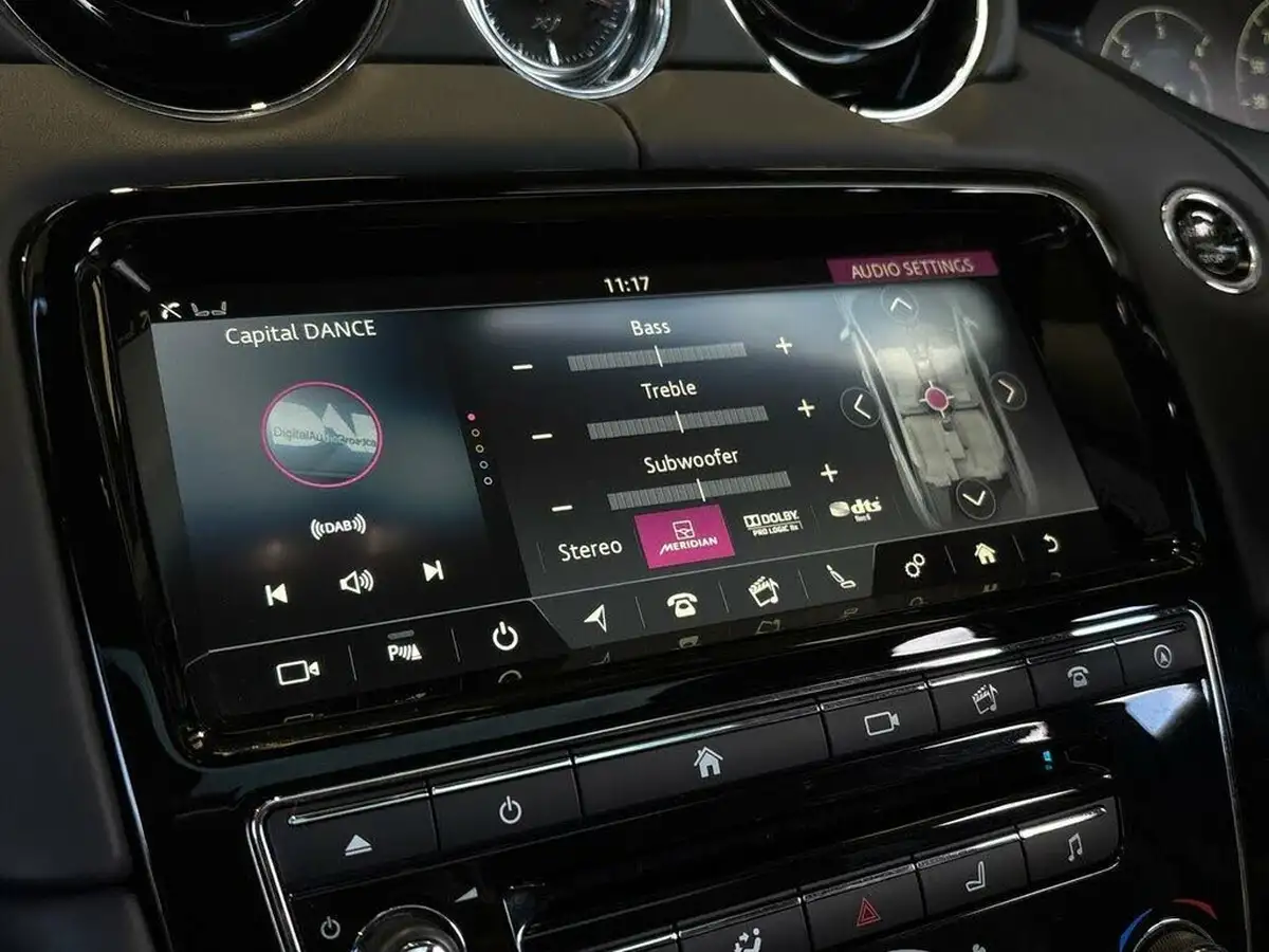 2019-jaguar-xj-series-30td-xj-portfolio-lwb-big-39