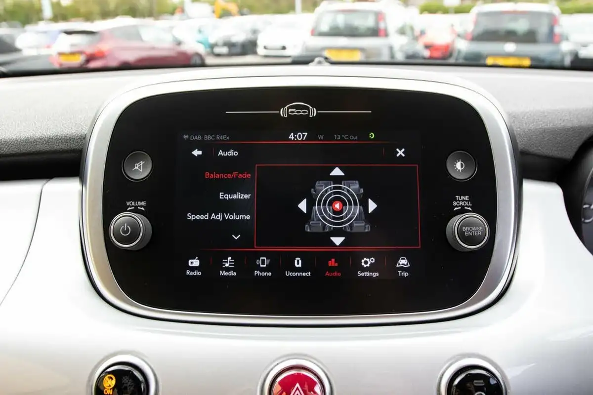 2021-fiat-500x-10-firefly-turbo-urban-big-25