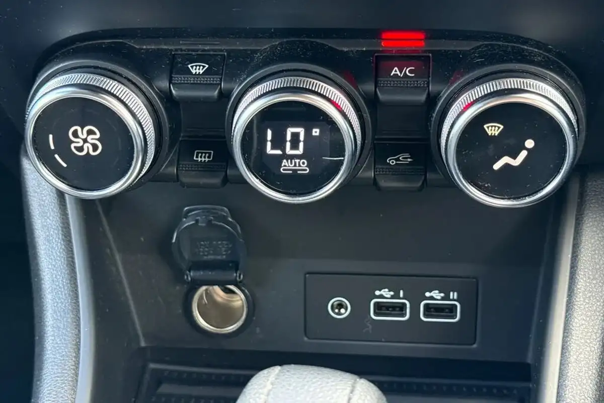 2023-renault-captur-16-techno-145ps-full-big-21