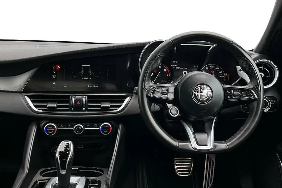 2022-alfa-romeo-giulia-20-sprint-197bhp-big-10