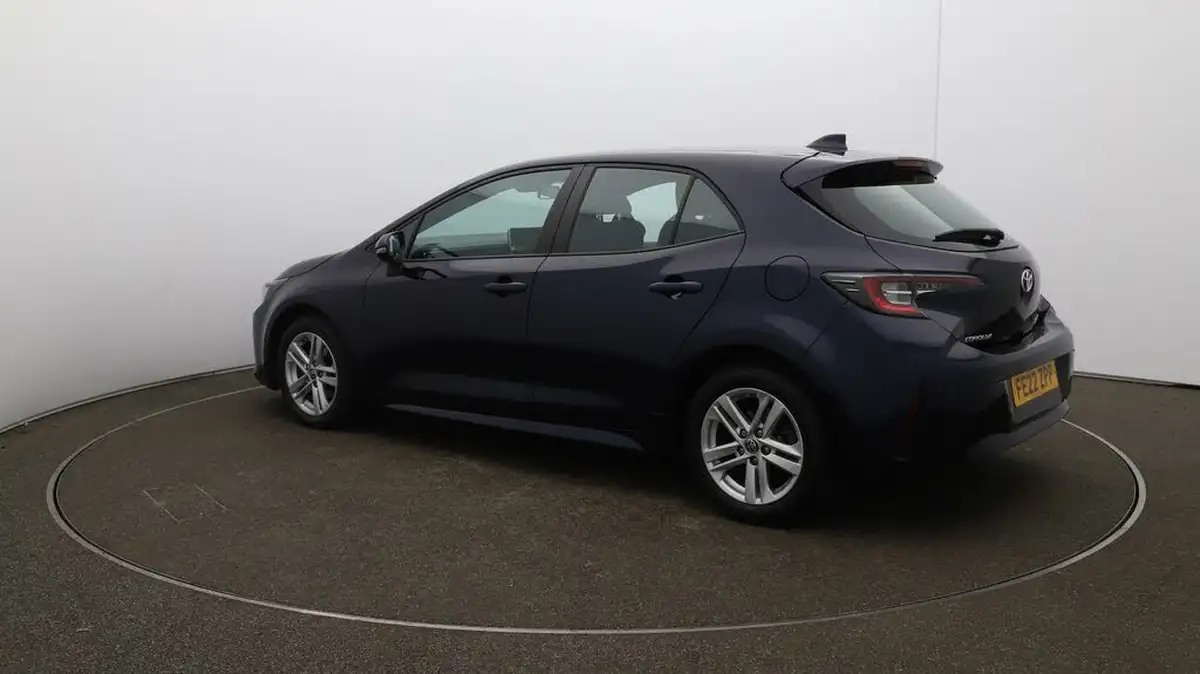 2022-toyota-corolla-18-vvt-i-icon-tech-trk-hatchback-5d-big-26