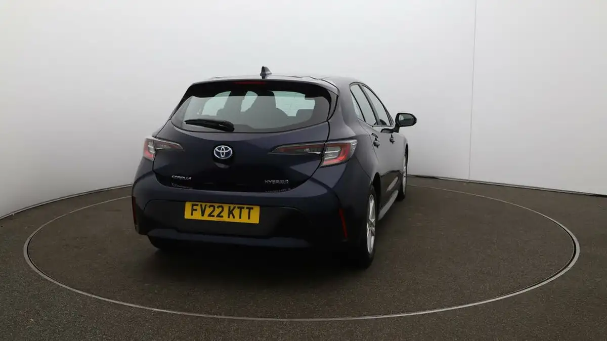 2022-toyota-corolla-18-vvt-i-icon-tech-trk-hatchback-5d-big-47