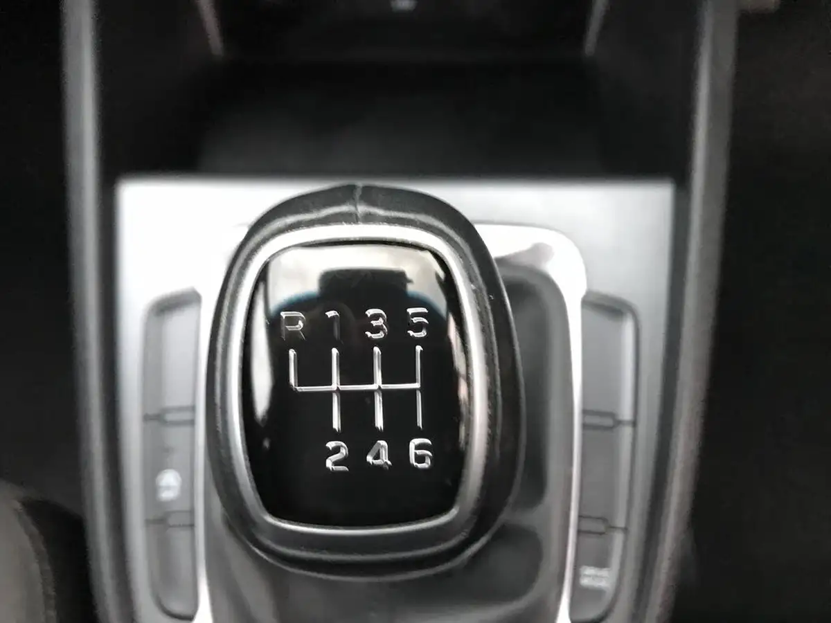 2022-hyundai-kona-10-t-gdi-se-connect-big-19