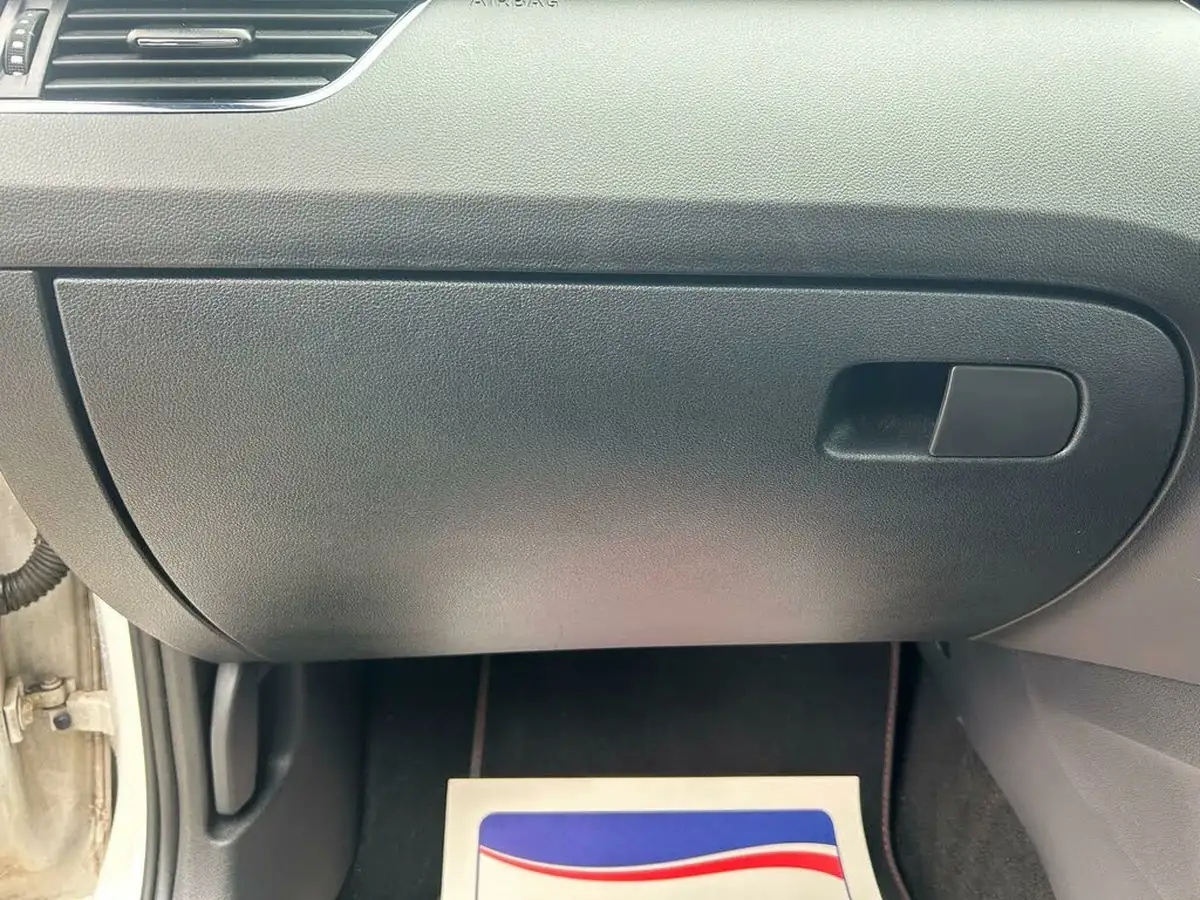 2014-skoda-octavia-20-vrs-hatchback-big-68