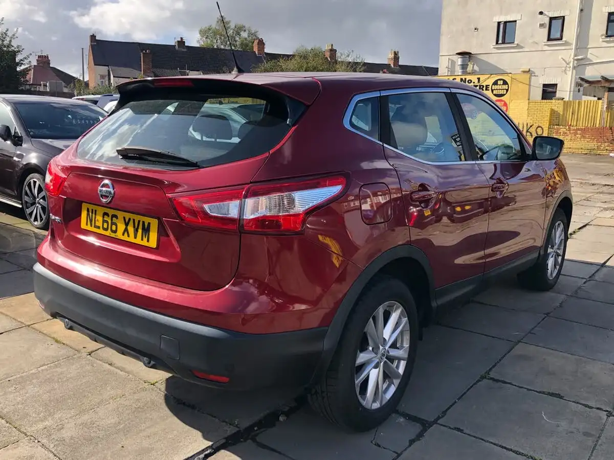 2016-nissan-qashqai-15dci-acenta-smart-vision-packtech-pack-big-12