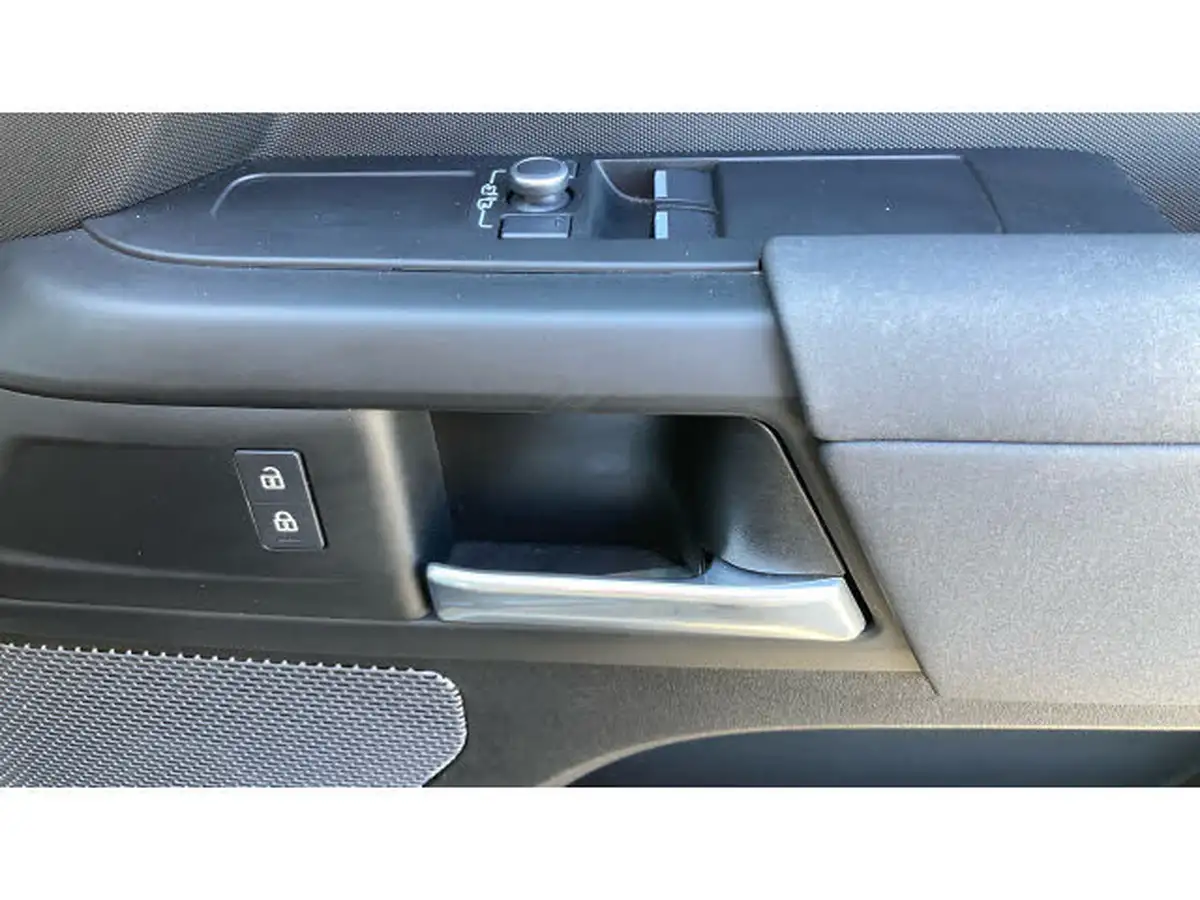 2021-land-rover-90-defender-30-d250-s-big-43