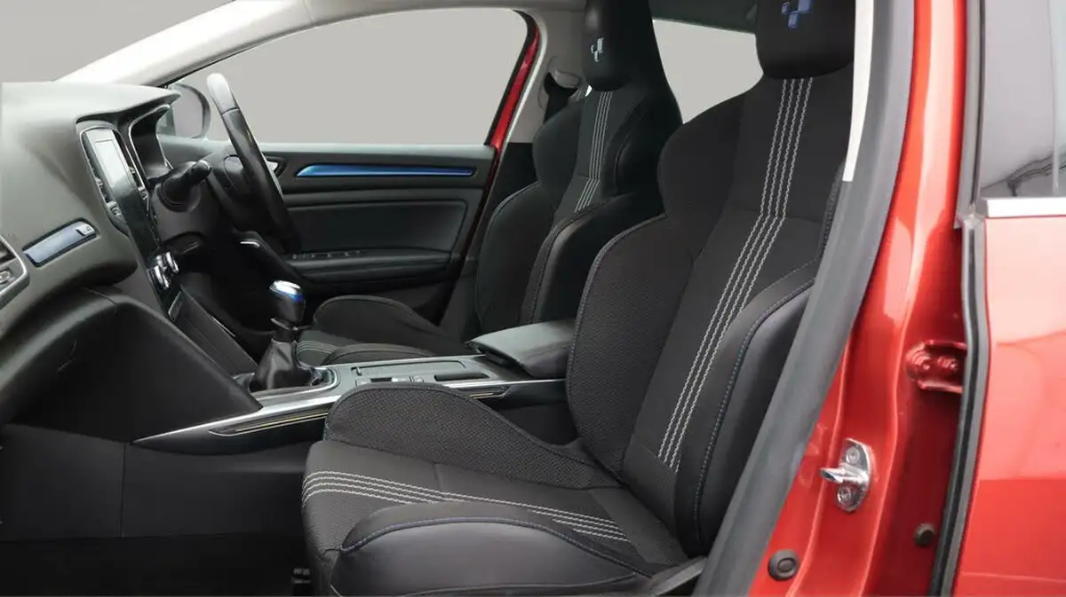 2020-renault-megane-13-tce-gt-line-sport-tourer-big-14