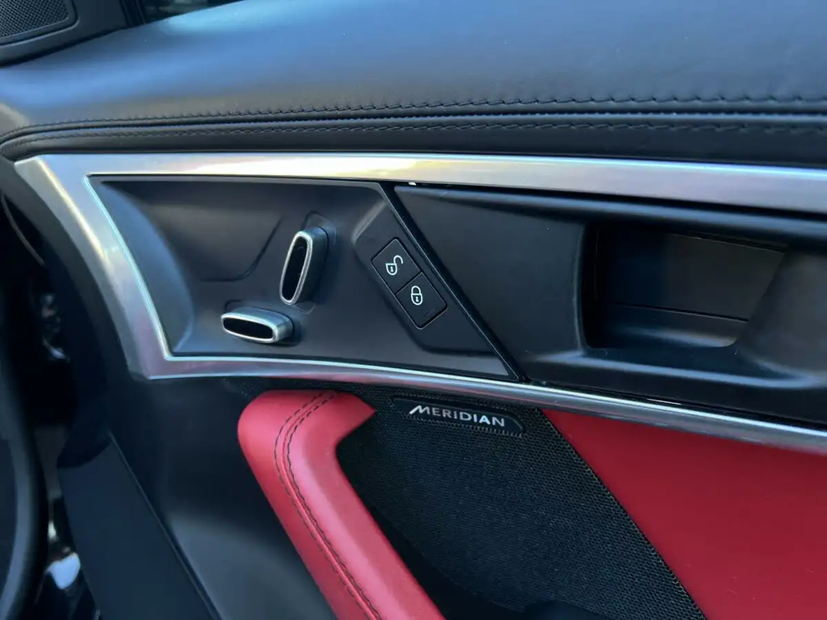 2021-jaguar-f-type-big-45