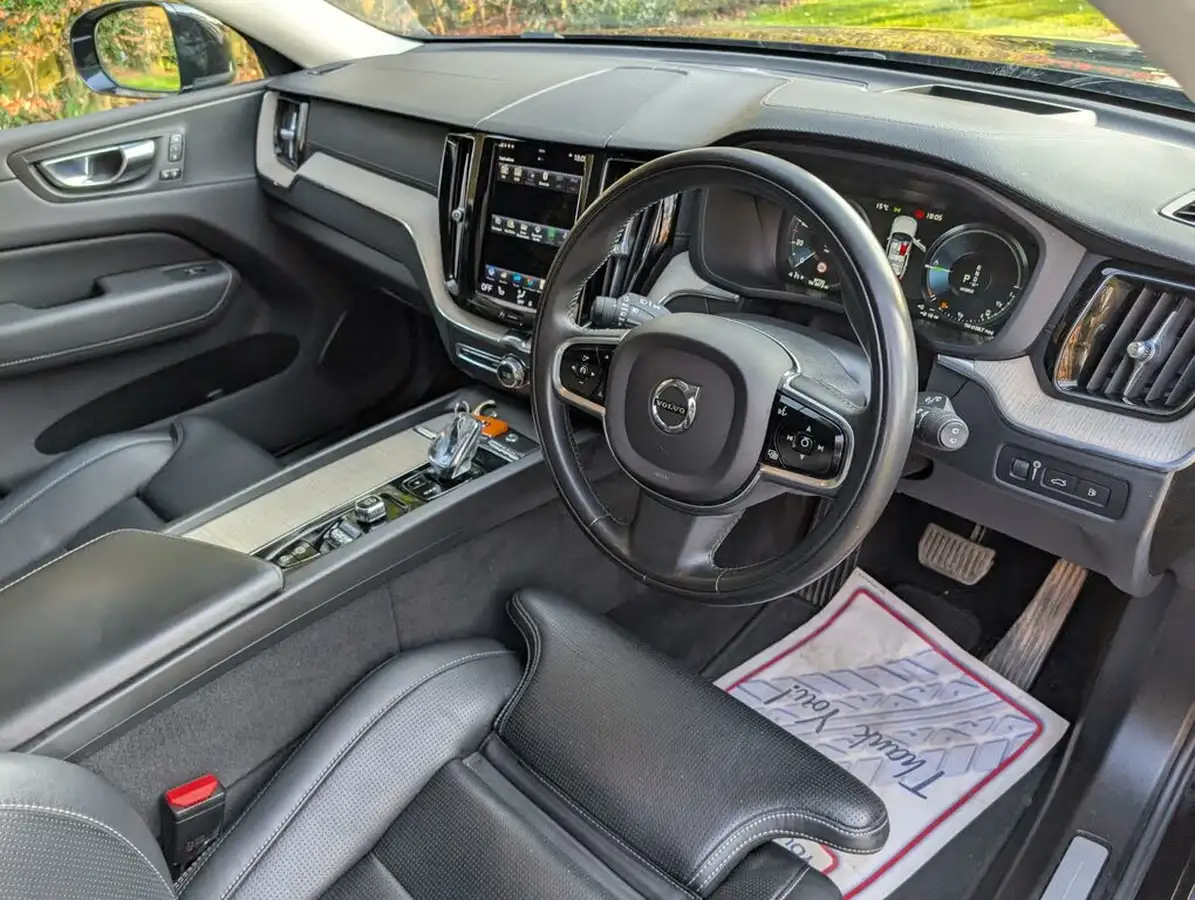 2021-volvo-xc60-20-t8-inscription-pro-390bhp-big-16