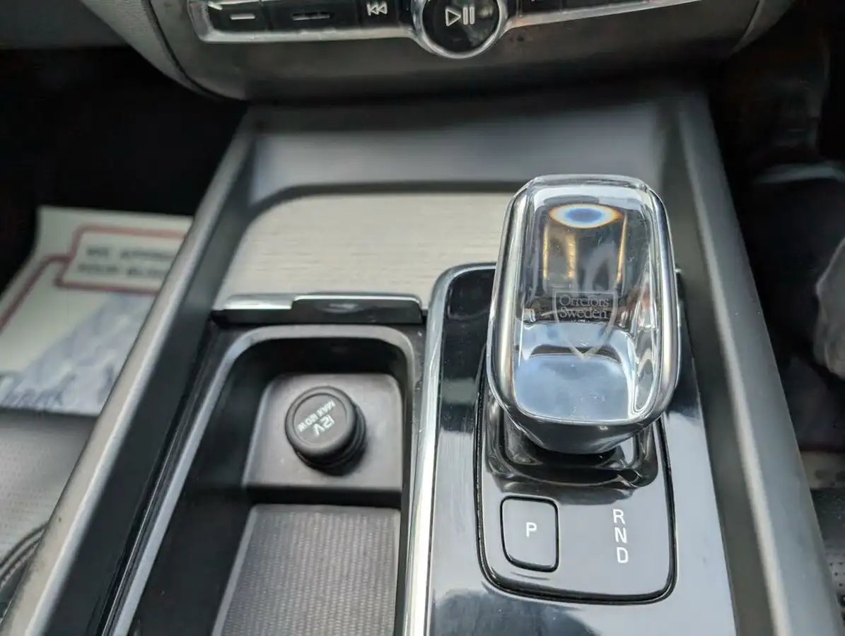 2021-volvo-xc60-20-t8-inscription-pro-390bhp-big-40