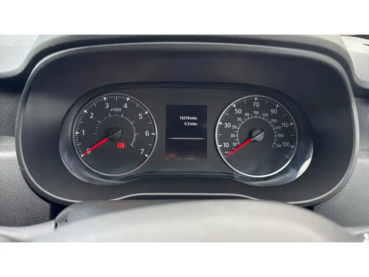 2021-dacia-duster-10-tce-comfort-100bhp-ss-station-wagon-5d-big-17