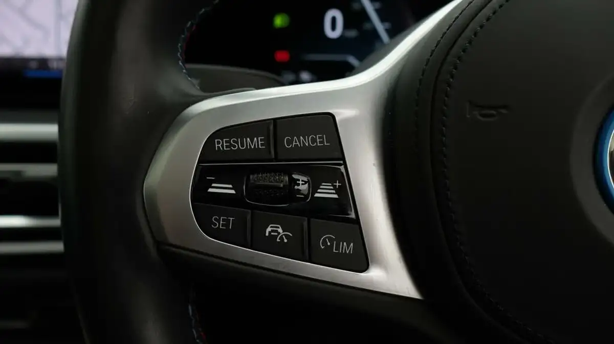 2022-bmw-i4-e-m50-big-29