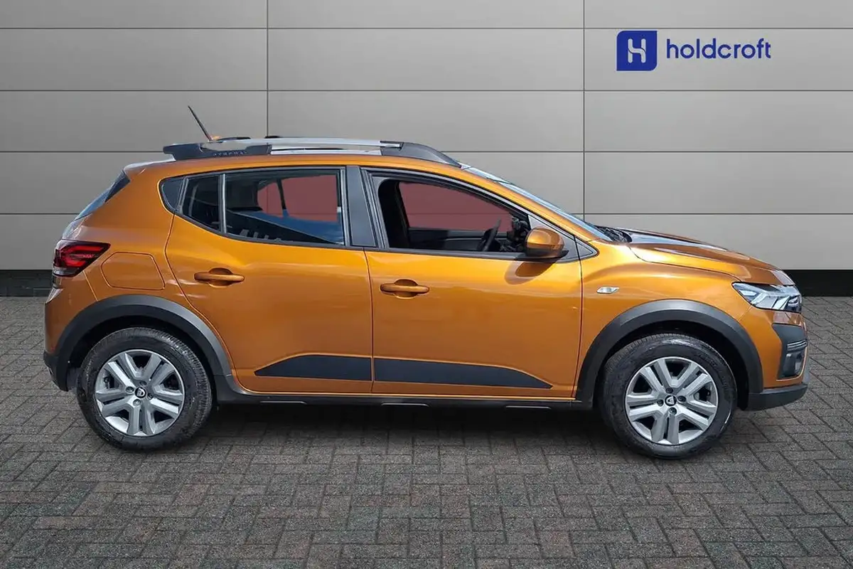 2022-dacia-sandero-stepway-10-tce-comfort-100bhp-bi-fuel-big-4