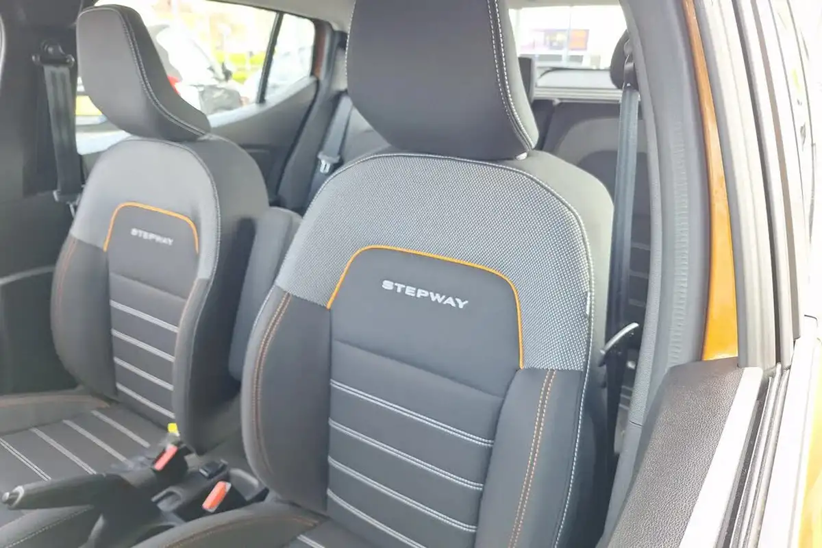 2022-dacia-sandero-stepway-10-tce-comfort-100bhp-bi-fuel-big-28