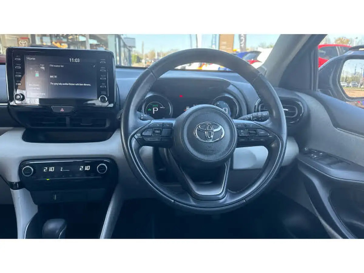 2021-toyota-yaris-15-vvt-i-excel-big-5