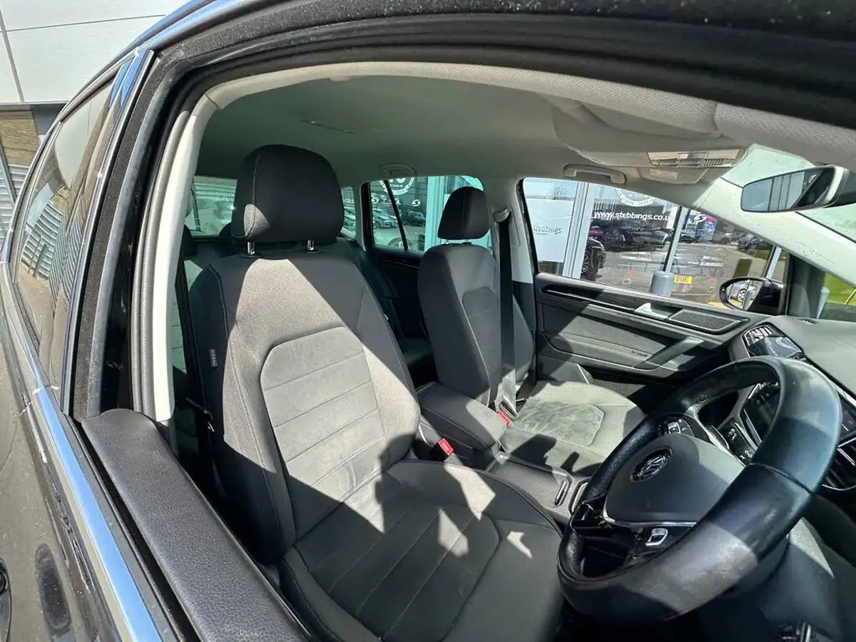 2019-volkswagen-golf-sv-20tdi-gt-ss-big-1