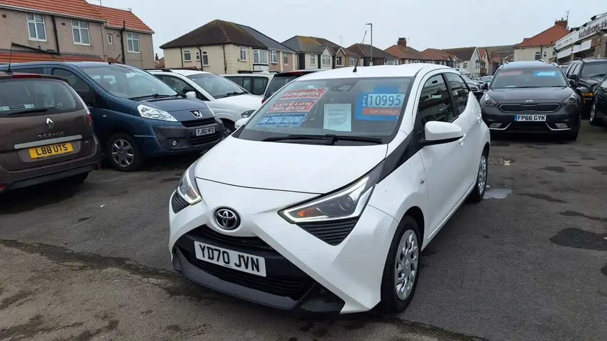 2020-toyota-aygo-10-vvt-i-x-play-tss-x-shift-big-1