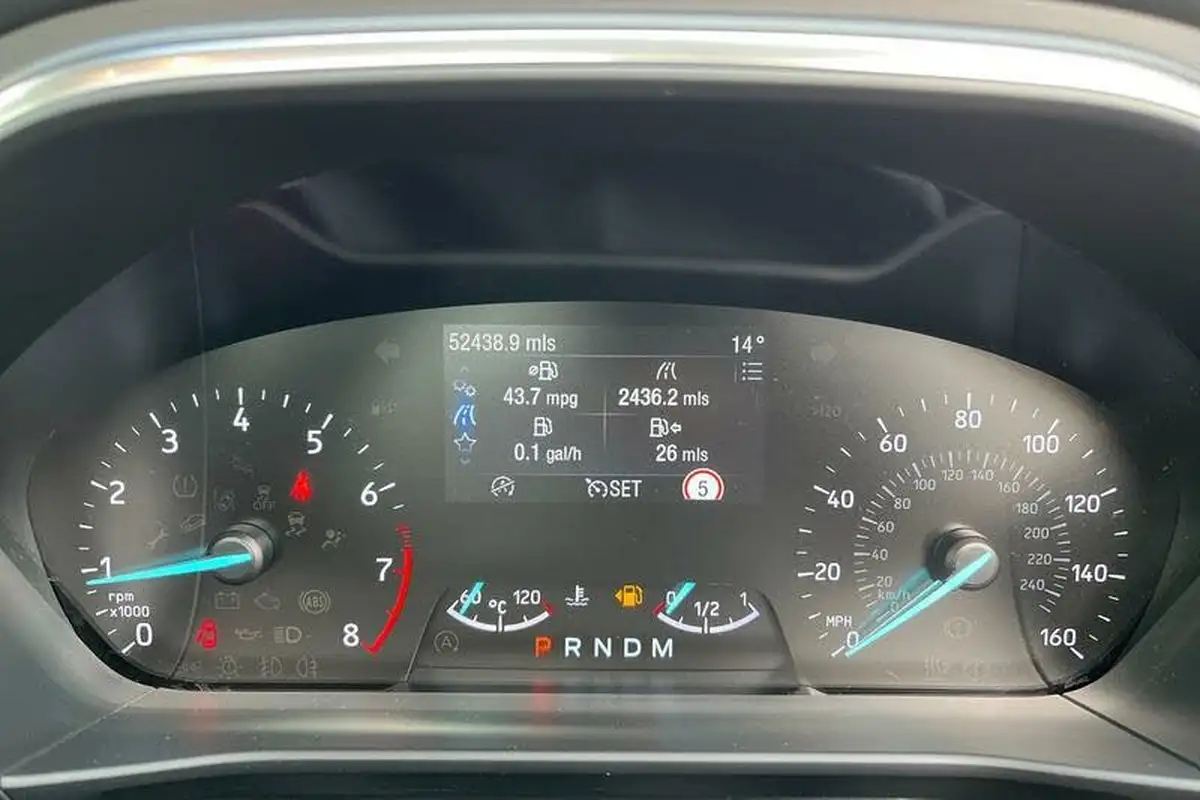 2019-ford-focus-10t-titanium-hatchback-auto-big-12