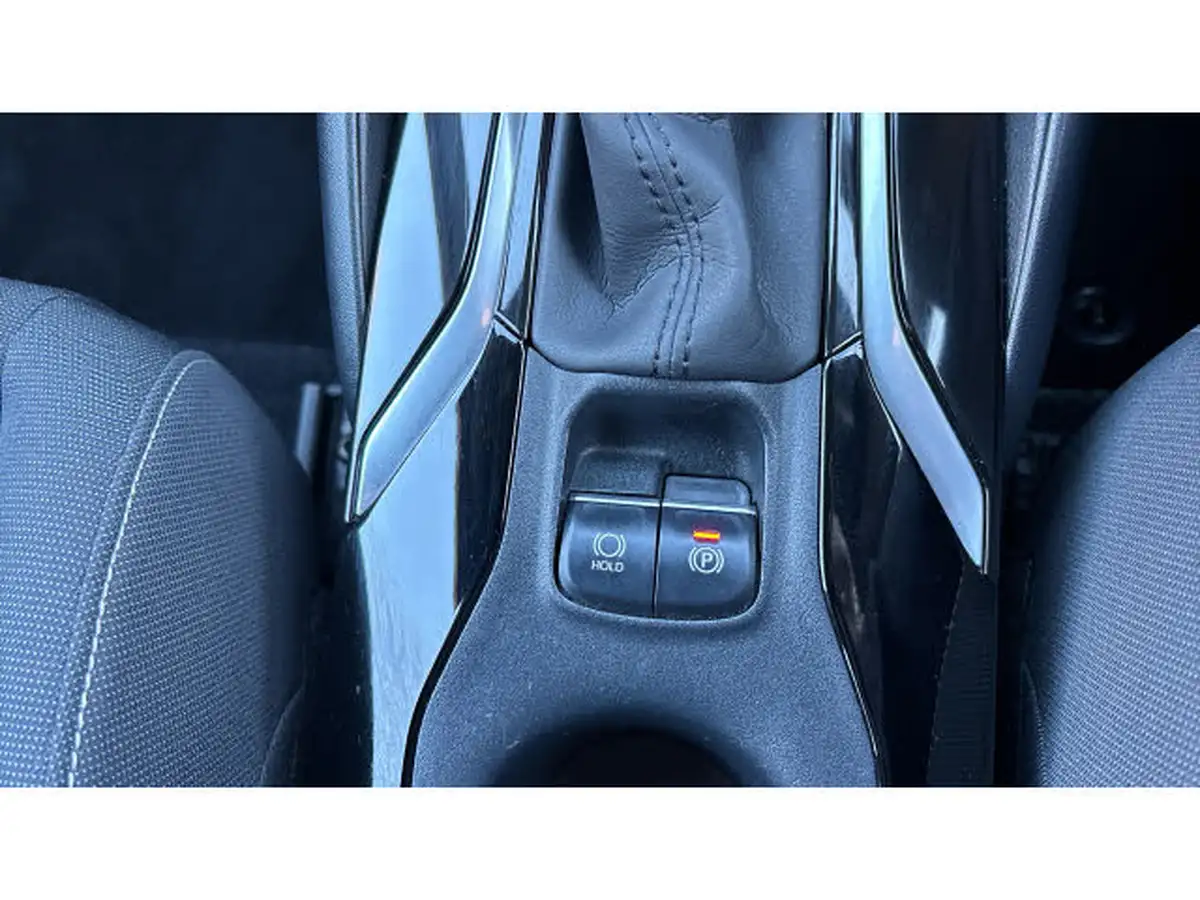 2019-toyota-corolla-18-vvt-i-design-trk-touring-sports-5d-big-32