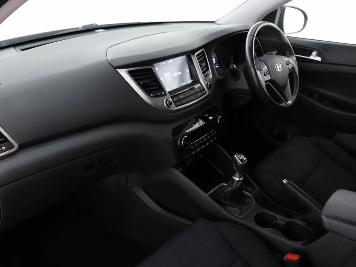 2018-hyundai-tucson-17crdi-blue-drive-se-nav-116ps-big-36