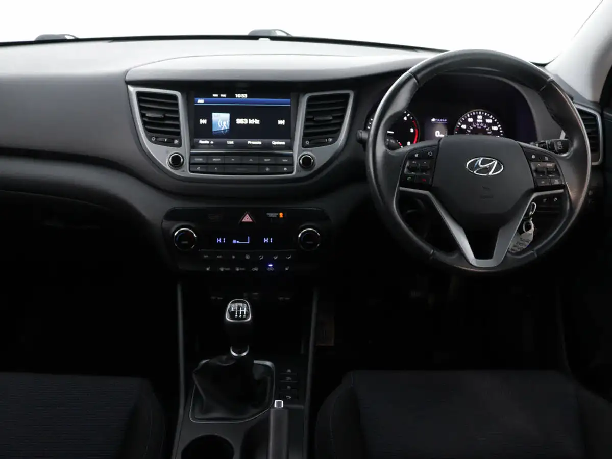2018-hyundai-tucson-17crdi-blue-drive-se-nav-116ps-big-12
