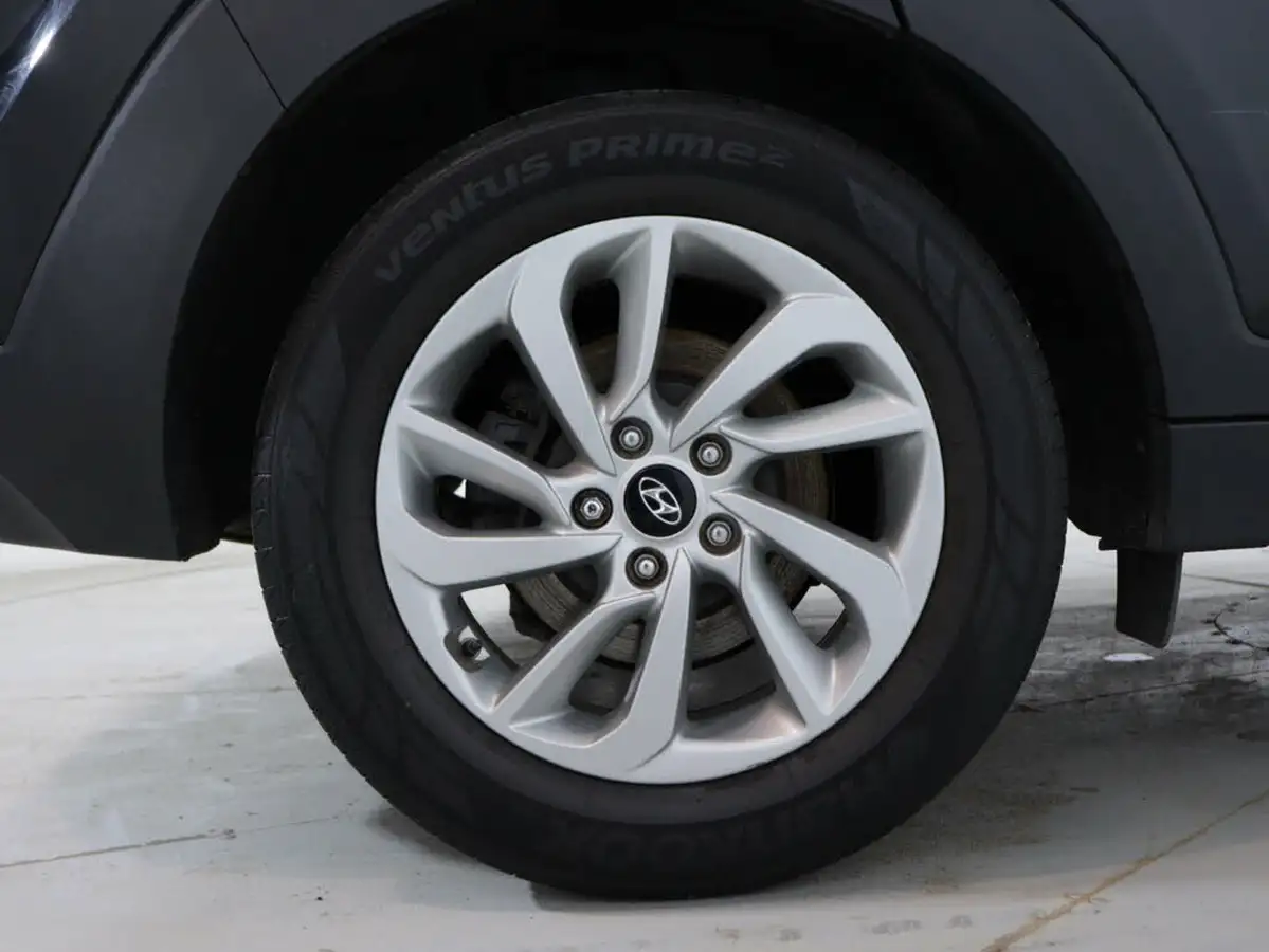 2018-hyundai-tucson-17crdi-blue-drive-se-nav-116ps-big-8