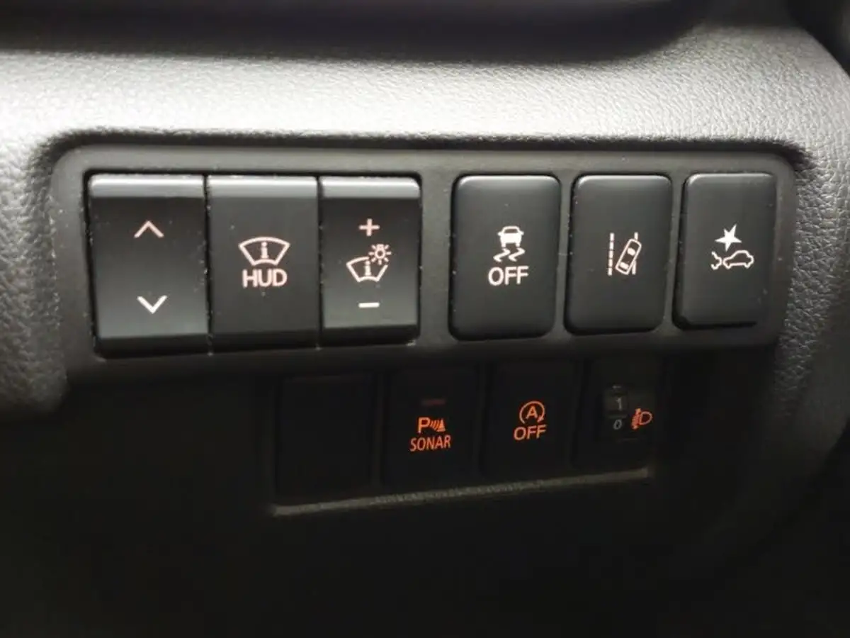 2018-mitsubishi-eclipse-cross-15-3-big-15