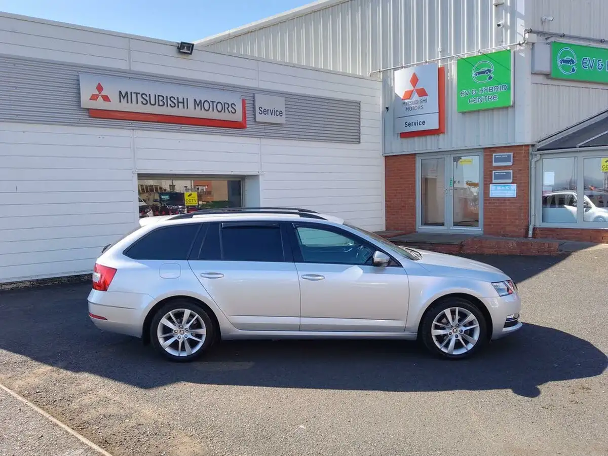 2019-skoda-octavia-20tdi-se-l-estate-dsg-big-0
