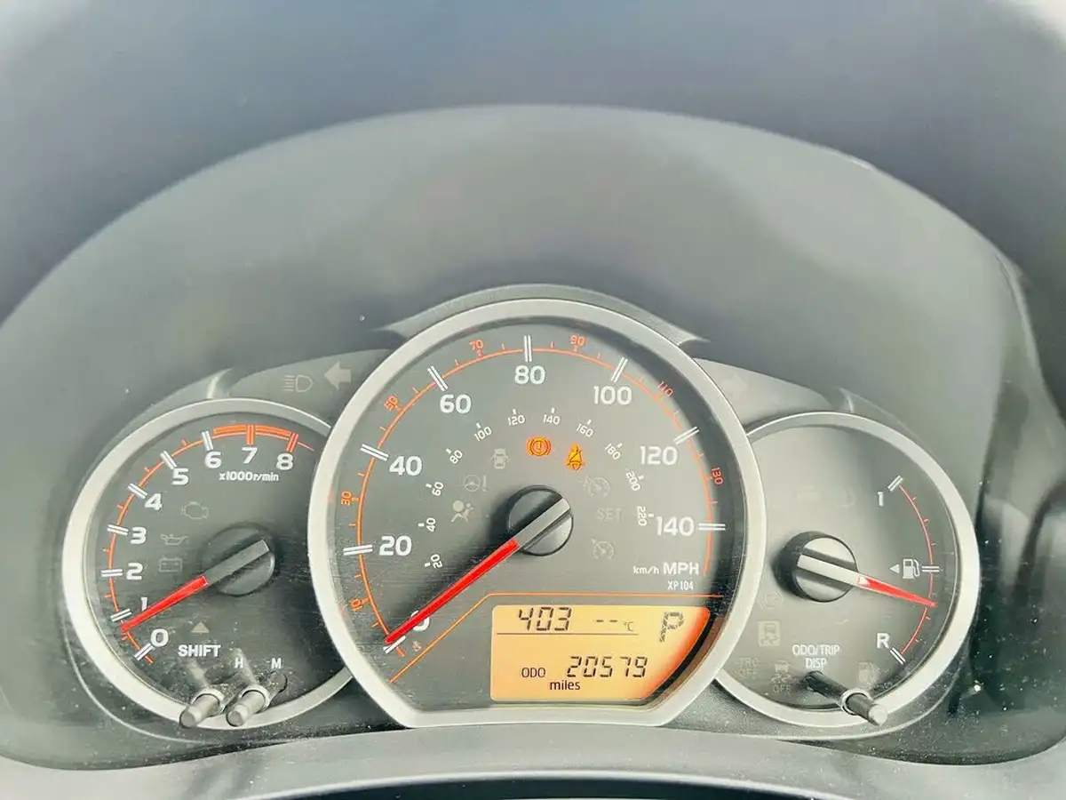 2015-toyota-yaris-133-icon-vvt-i-nav-5d-cvt-big-19