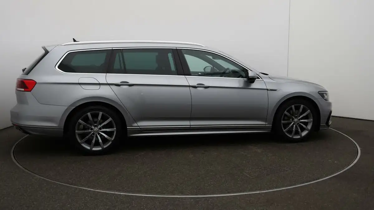 2020-volkswagen-passat-20tdi-r-line-150ps-evo-estate-5d-dsg-big-7