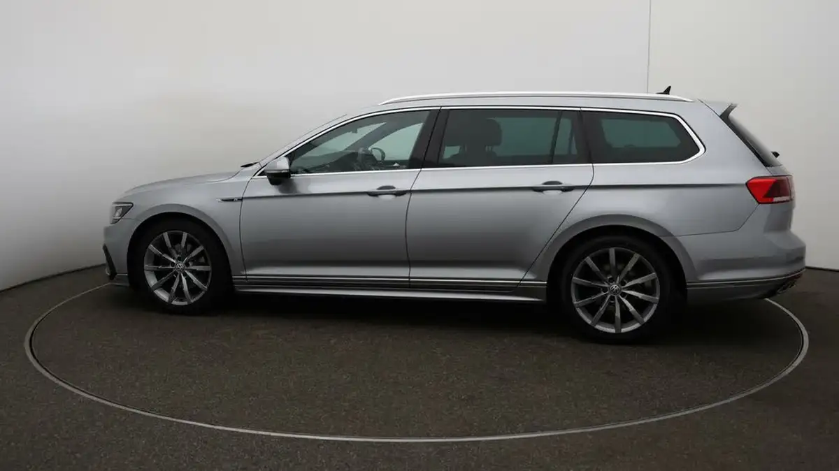 2020-volkswagen-passat-20tdi-r-line-150ps-evo-estate-5d-dsg-big-48