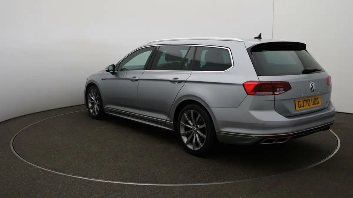 2020-volkswagen-passat-20tdi-r-line-150ps-evo-estate-5d-dsg-big-52