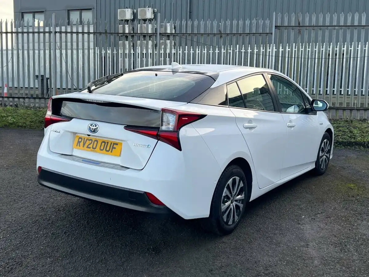 2020-toyota-prius-18-vvt-i-business-edition-plus-cvt-big-13