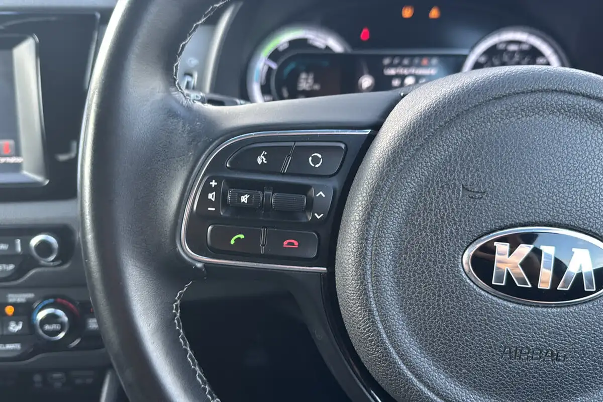 2017-kia-niro-16-gdi-2-156kwh-lithium-ion-big-15