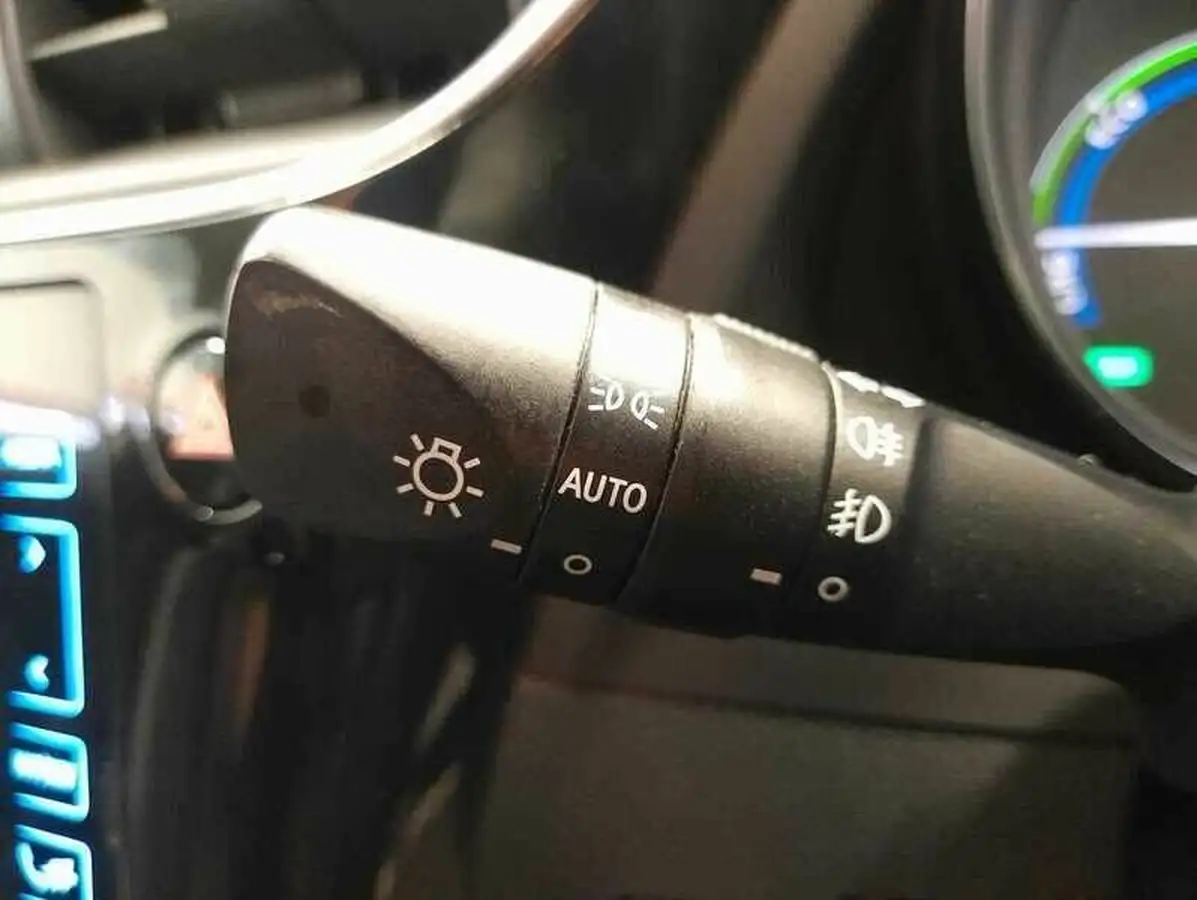 2019-toyota-auris-18-vvt-i-hsd-icon-tech-estate-big-18