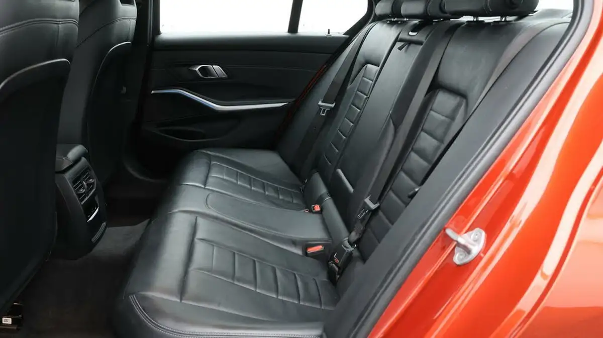 2020-bmw-3-series-20-330e-m-sport-saloon-4d-big-16