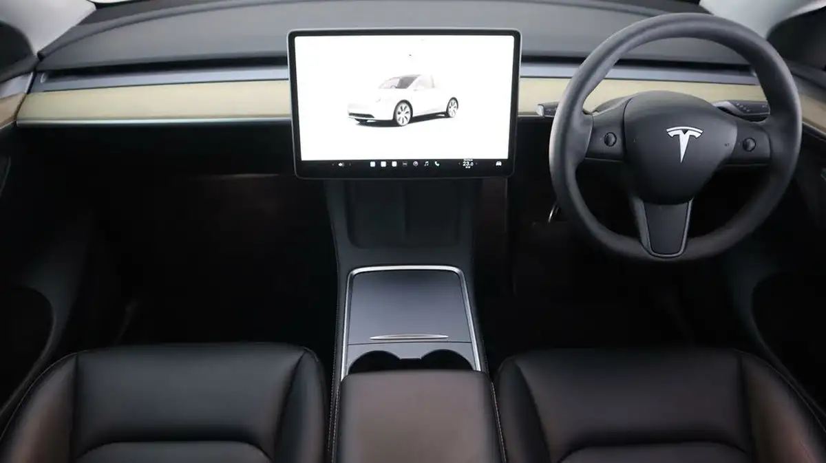 2022-tesla-model-y-e-rwd-big-13