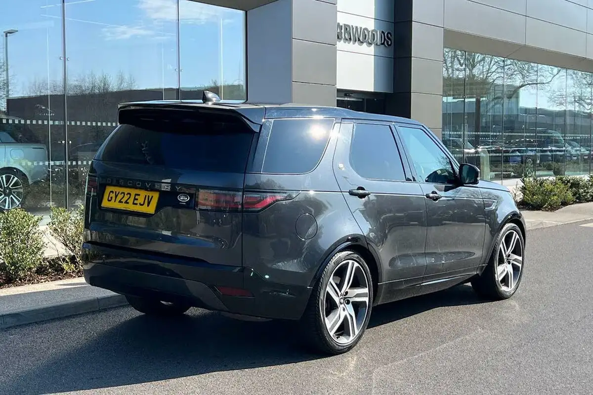 2022-land-rover-discovery-30-d300-r-dynamic-hse-big-9