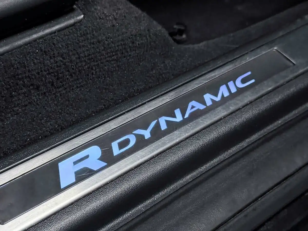 2021-land-rover-discovery-sport-20-d180-r-dynamic-hse-big-22