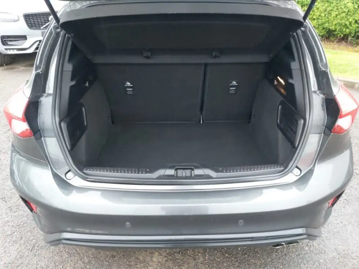 2020-ford-focus-15-st-line-x-hatchback-big-7