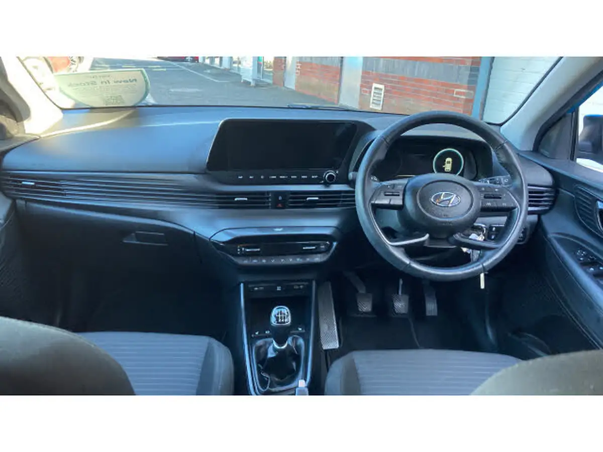 2022-hyundai-i20-10-t-gdi-premium-eclutch-imt-big-9