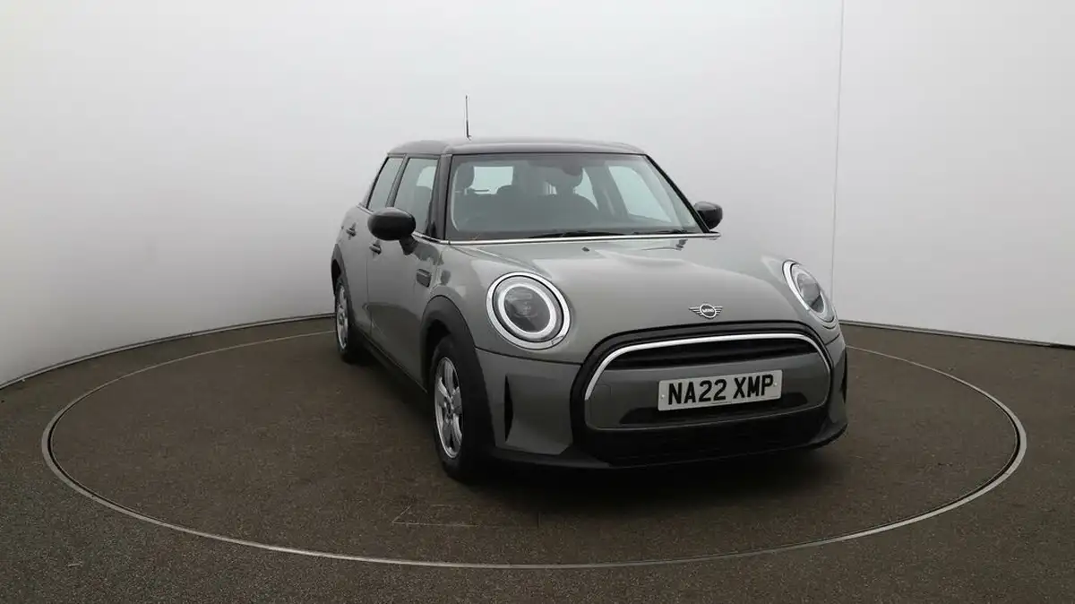 2022-mini-cooper-15-cooper-classic-hatchback-5d-big-32